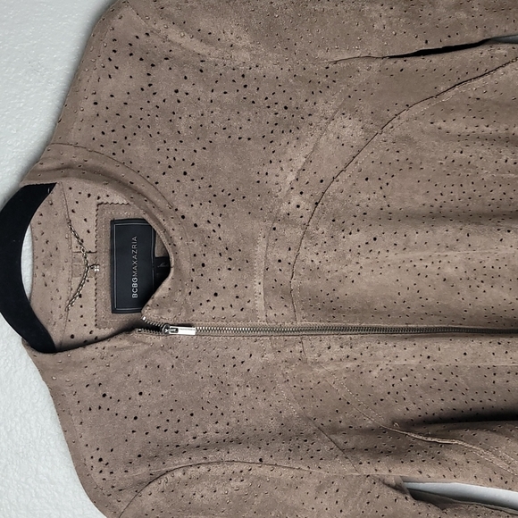 BCBGMaxAzria Faux Suede Jacket Moto Style Perforated Hi Lo Scalloped Front Hem - Picture 3 of 13